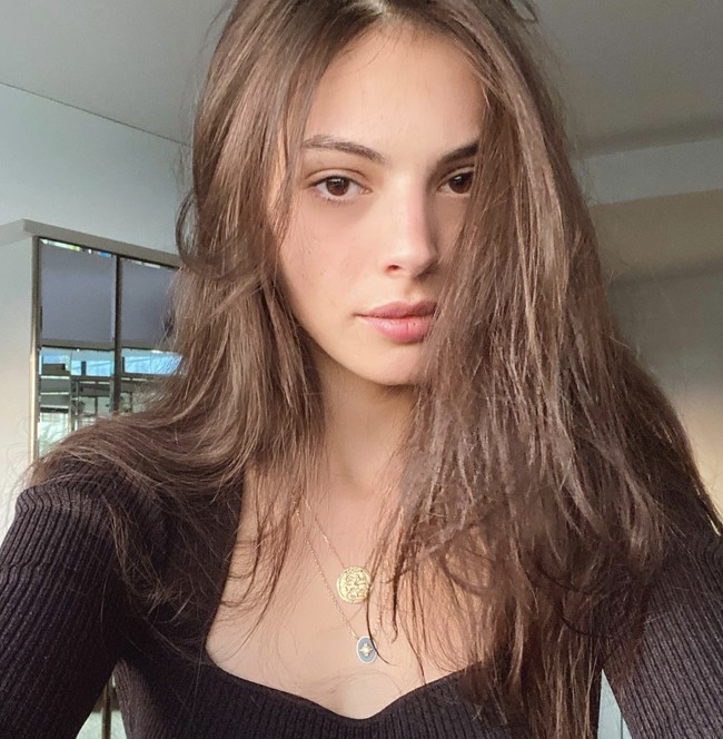 May Tager tergabung dengan beberapa agensi mode. Di situs Elite Model Look London, May dideskripsikan sebagai seorang model dengan tinggi badan 174 cm dengan mata dan rambut berwarna cokelat. (Foto: Instagram/@maytager)