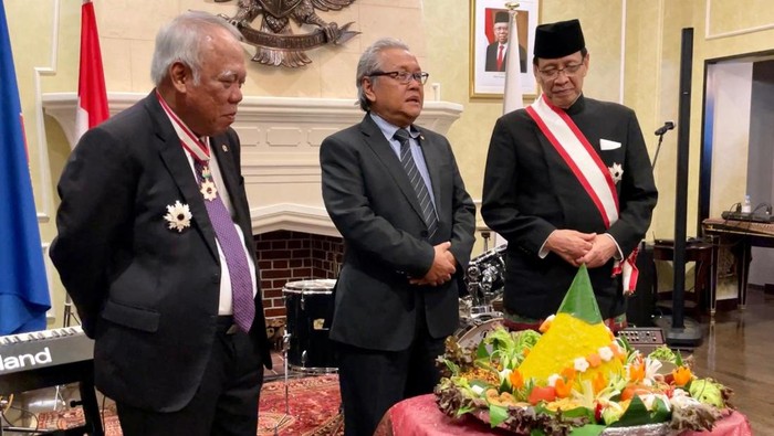 Menteri PUPR dapat bintang jasa dari Pemerintah Jepang
