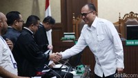 Duit gratifikasi, kata jaksa, diterima Rafael Alun lewat PT ARME dan PT Cubes Consulting serta dari PT Cahaya Kalbar dan PT Krisna Bali International Cargo.