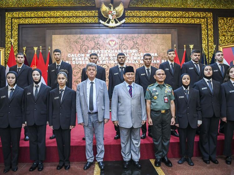 Momen Prabowo Beri Beasiswa untuk 22 Mahasiswa dari Palestina