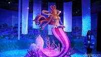 Patung raksasa Putri Shirahoshi atau Ningyo Hime yakni raksasa duyung smelt-whiting dan yang termuda dari anak-anak Raja Neptune benar-benar membius dalam Arc Fishman Island. Foto: Pradita Utama/ detikcom