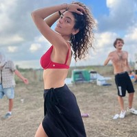 Model Israel Noam Mazal Ben-David membagikan kisahnya saat serangan Hamas di festival musik Supernova di Israel pada 7 Oktober. Noam berhasil selamat dengan cara pura-pura mati. Foto: dok. Facebook