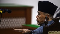 Panji sempat melakukan interupsi saat JPU membacakan dakwaan.  