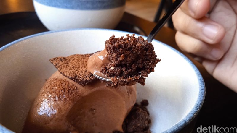 Chocolate Crumbs crisps for Desert