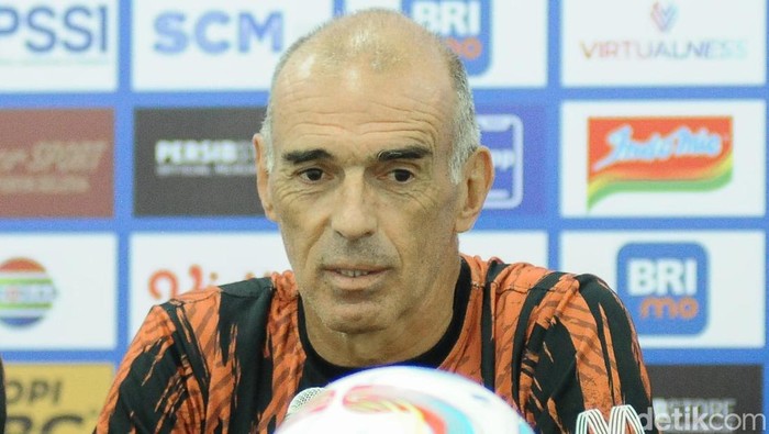 Pelatih Arema FC Fernando Valente