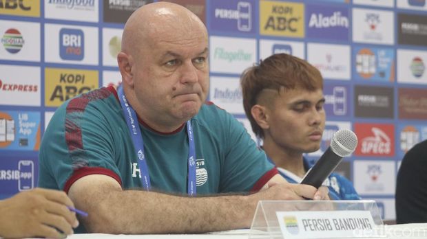 Pelatih Persib Bandung Bojan Hodak.