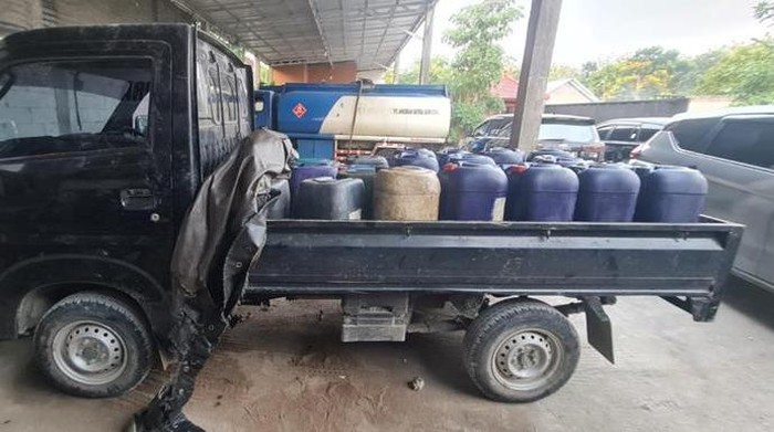 Pertamina dan Polri Temukan Gudang Ilegal BBM Subsidi di Pati