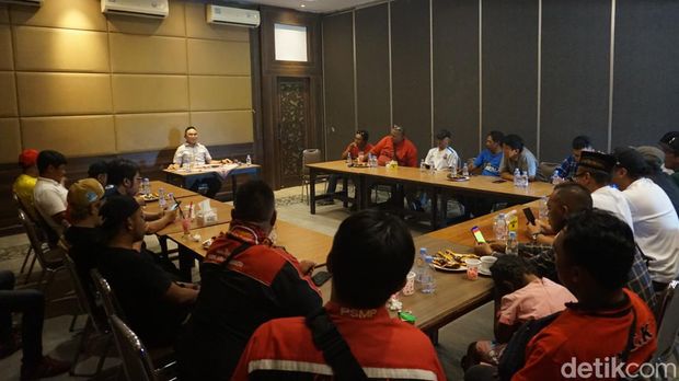 Pertemuan suporter seluruh Jatim untuk mendeklarasikan dukungan pada pelaksanaan Piala Dunia U-17 Surabaya.