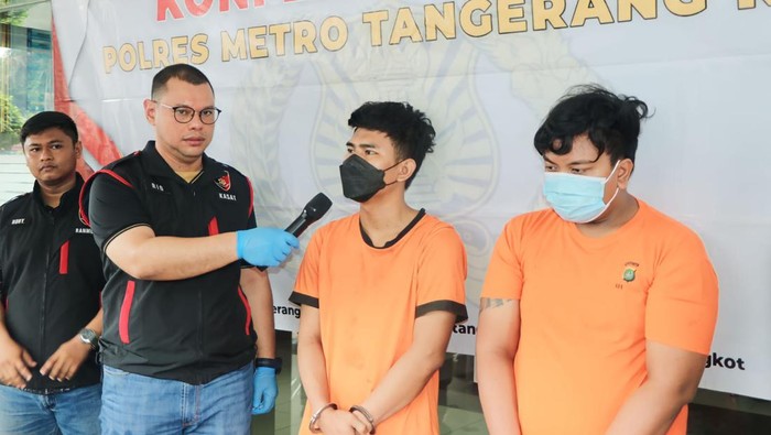 Polres Metro Tangerang Kota menangkap dua pelaku pembobolan mobil dinas Bawaslu