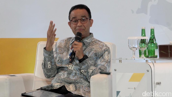 Bakal capres Koalisi Perubahan, Anies Baswedan, hadir dalam acara Sarasehan 100 Ekonom Indonesia di Menara Bank Mega, Jakarta, Rabu (8/11/2023).