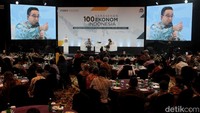 Bakal capres Koalisi Perubahan, Anies Baswedan, hadir dalam acara Sarasehan 100 Ekonom Indonesia di Menara Bank Mega, Jakarta, Rabu (8/11/2023).