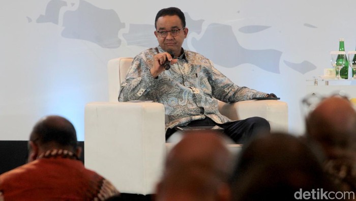 Bakal capres Koalisi Perubahan, Anies Baswedan, hadir dalam acara Sarasehan 100 Ekonom Indonesia di Menara Bank Mega, Jakarta, Rabu (8/11/2023).