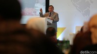 Prabowo juga ingin Indonesia menjadi negara produsen bahan-bahan modern. Ia tak ingin menjadi negara produsen bahan mentah. Ia bahkan ingin Indonesia punya mobil dan motor buatan sendiri. Kemudian, ia tak ingin Indonesia menjadi negara yang minta bantuan.