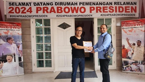 Ketua Umum Relawan Prabowo Mania 08 Immanuel Ebenezer (kiri) dan Ketua Relawan Prabowo Mania 08 di NTB Fihiruddin (kanan).
Foto: Istimewa (Dok Fihiruddin)