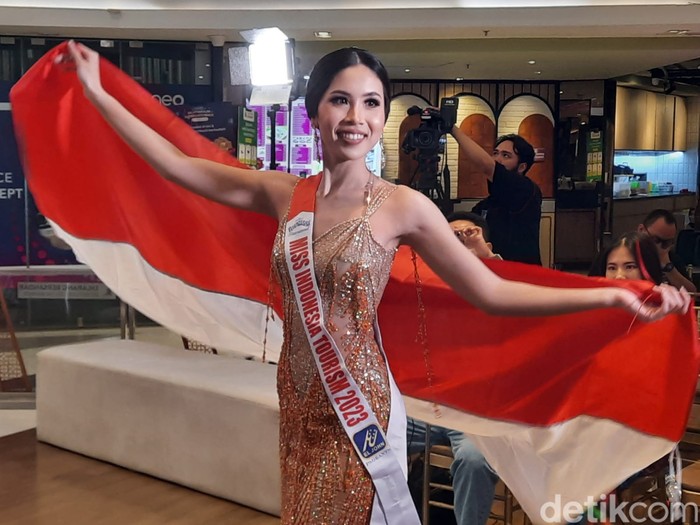 Putri Pariwisata Tania Saputra
