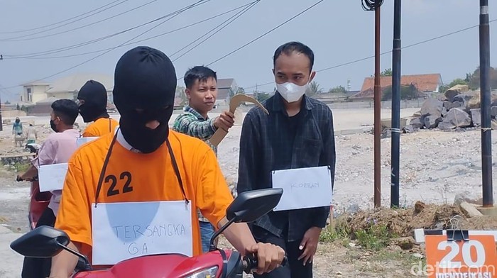 Rekonstruksi tawuran pelajar yang tewaskan Gilang di Bandar Lampung.