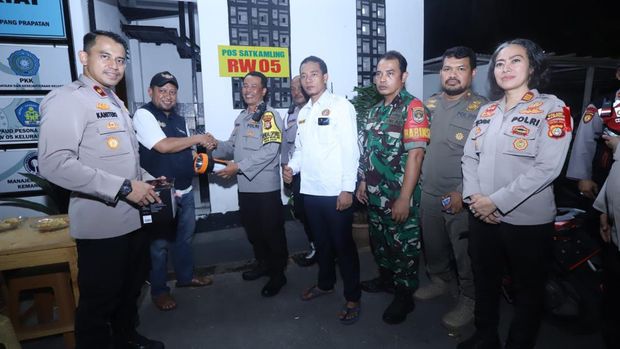 Satuan keamanan lingkungan (satkamling) kembali aktif di Kelurahan Bangka, Mampang Prapatan, Jaksel. Hidupnya Satkamling ini dipelopori karang taruna. (dok Ist)