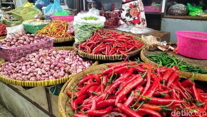 Sayuran yang dijual di Pasar Gede, Kamis (8/11/2023).