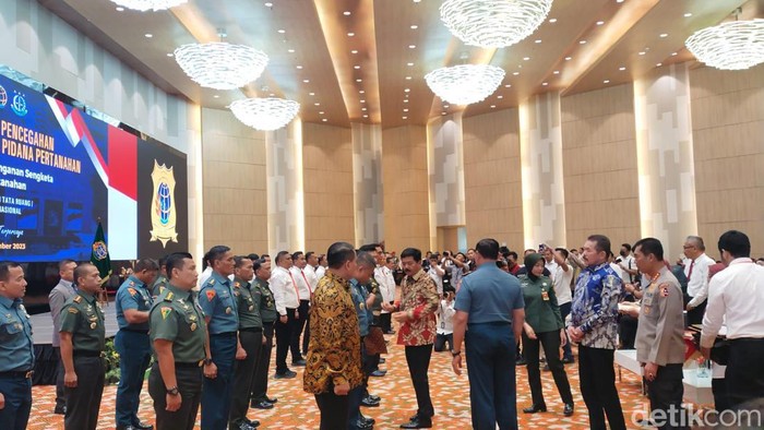 Sejumlah personel Satgas Antimafia Tanah diberikan penghargaan setelah menuntaskan sengketa tanah seluas 48 hektare (ha) milik TNI. (Tina Susilawati/detikcom)