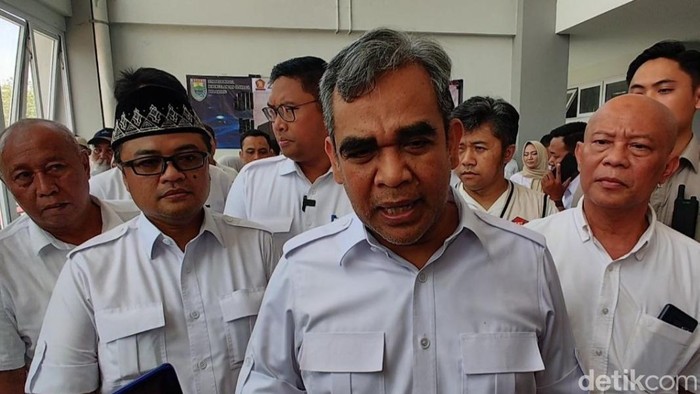 Sekjen DPP Gerindra, Ahmad Muzani saat menghadiri acara konsolidasi struktural Partai Gerindra Kabupaten Batang di GOR Abirawa, Batang, Rabu (8/11/2023).