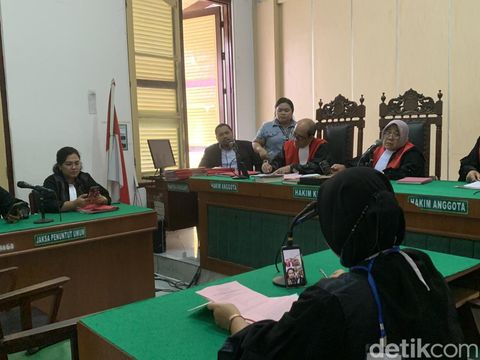 Suasana sidang pembacaan tuntutan kurir sabu 10 kg asal Aceh Besar. (Raja Malo Sinaga/detikSumut)