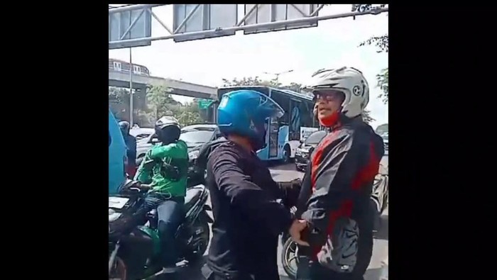 Viral ASB BNN memukul pemotor dengan gagang pistol di Cawang, Jakarta Timur.
