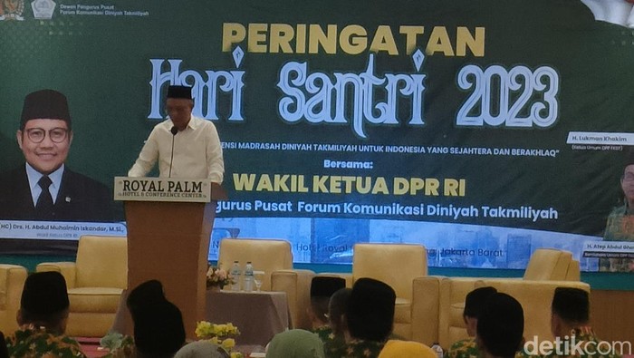 Wakil Ketua Komisi VIII DPR RI Marwan Dasopang di acara Peringatan Hari Santri Forum Komunikasi Diniyah Takmiliyah, Hotel Royal Palm, Cengkareng (Dwi R/detikcom)