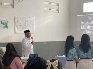 Walkot Depok Nyanyi Lagu Virgoun Saat Sosialisasi Pemilu untuk Pelajar