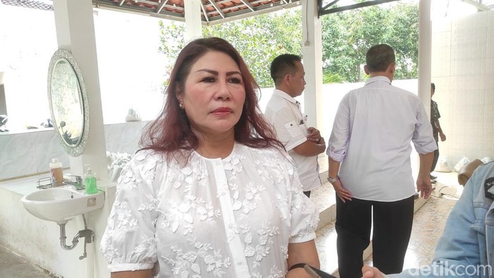 Yesa Novita, Kades sultan dari Majalengka