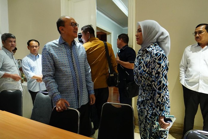 Zita Anjani dan Rosan