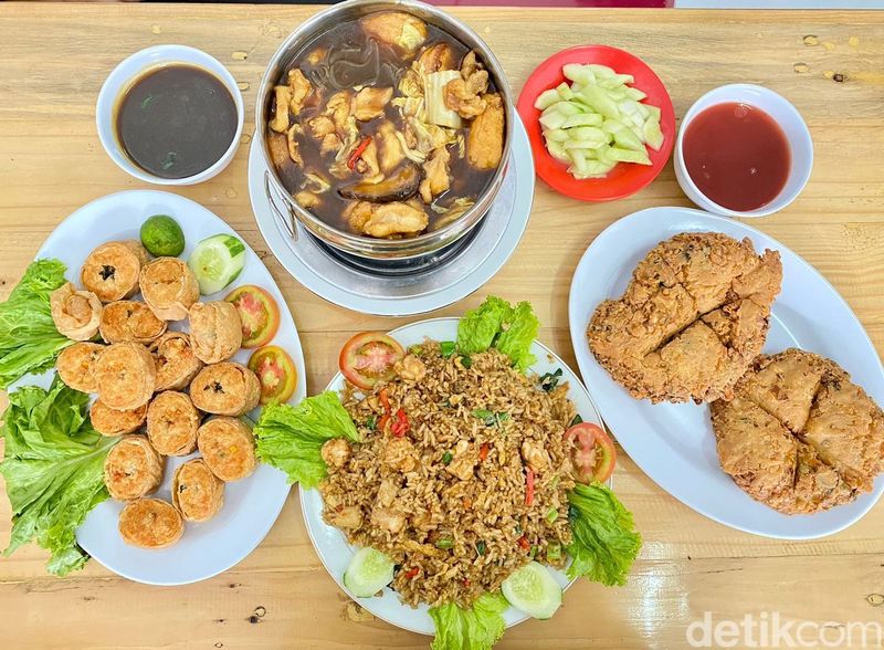 5 Tempat Ini Punya Menu Makanan Mirip Restoran Ternama, Sama Enaknya!