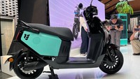 Electrum H5 bakal dipasarkan dalam dua pilihan, Performance dan Eco. Kedua model ini punya dimensi yang sama, yakni panjang 1.860 mm, lebar 720 mm, dan tinggi 1.120 mm. Dari segi bobot ada perbedaan, tipe Performance beratnya 110 kg dan tipe Eco beratnya 100 kg. Foto: Luthfi Anshori/detikOto