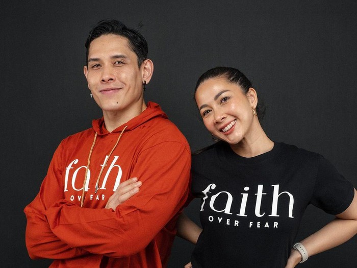Andrea Dian dan Suami