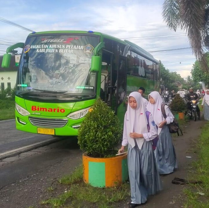 Bang Anjar Siap Antar Jemput Pelajar di Blitar Gratis !