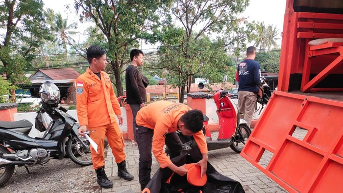 Basarnas Parepare turun tangan melakukan pencarian terhadap petani sapi hilang terbawa arus Sungai Galung Tungka di Enrekang. Dokumen Istimewa