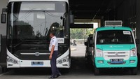 Pemkot Surabaya bekerja sama dengan salah satu perusahaan penyedia kendaraan listrik melakukan uji coba opersional tujuh angkutan umum bertenaga listrik di Surabaya yang juga digunakan sebagai angkutan gratis bagi masyarakat yang akan menonton pertandingan sepak bola Piala Dunia U-17 di Gelora Bung Tomo.   