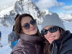 8 Foto Ersa Mayori & Cut Tari Liburan Bareng ke Swiss, Pose Bareng Bak Kembar