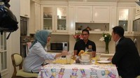 Di dapur mungilnya tersebut juga kerap digunakan oleh Sandiaga Uno saat menjamu teman dekatnya. Foto: YouTube Atta Halilintar