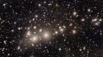 Foto-foto tersebut mencakup empat wilayah di alam semesta yang relatif dekat, termasuk 1.000 galaksi dari gugus Perseus dan lebih dari 100.000 galaksi yang tersebar di latar belakang foto.