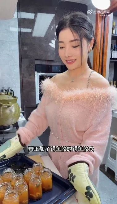 Food Vlogger Dikecam Usai Menguliti dan Masak Aligator 90 Kg