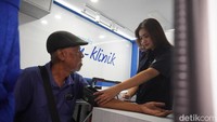 Klinik berjalan Garda M Klinik bekerjasama dengan berbagai partner rumah sakit dan klinik, Garda M Klinik dapat memberikan berbagai layanan kesehatan seperti konsultasi dengan dokter umum, pemeriksaan fisik, pemeriksaan mata, hingga pemberian resep atau obat secara langsung.
