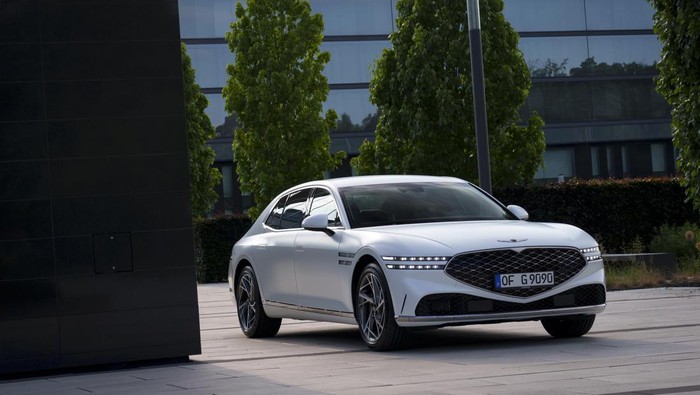Genesis G90