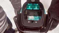 Motor ini dilengkapi dengan dua baterai Lithium-Ion berbasis nikel bisa mencapai 120 km. Juga dapat digunakan walau satu baterai saja hingga dapat menempuh 60 km. Baterai memiliki kapasitas sebesar 1,8 kWh per baterai yang lebih tinggi dibandingkan motor sekelasnya. Dengan kapasitas baterai yang lebih tinggi, H5 dapat menjangkau jarak tempuh yang lebih jauh. Harga motor ini nantinya berkisar Rp 20-23 jutaan.