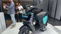 Perusahaan teknologi di sektor electric vehicle (EV), Electrum, meluncurkan produk motor listrik bernama Electrum H5. Untuk menggarap kendaraan listrik ini, disebut-sebut butuh investasi hingga triliunan.  