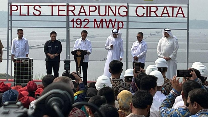 Jokowi Resmikan PLTS Terapung Cirata 192 MWp
