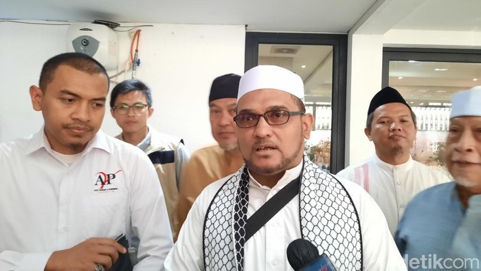 Juru bicara Gerakan Nasional Anti (Geranati) L98T, Novel Bamukmin (Annisa Aulia/detikcom)