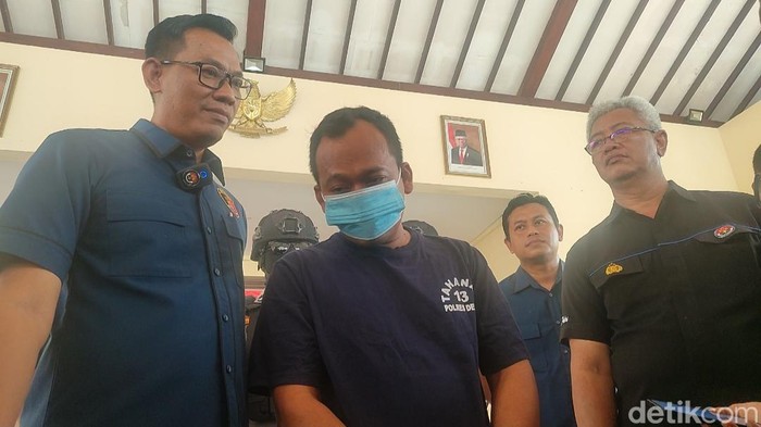 Konferensi pers kasus pria bacok mantan pacar di Polres Demak, Kamis (9/11/2023).