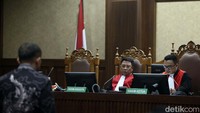 Hakim menyatakan Irwan terbukti secara sah bersalah melakukan tindak pidana korupsi dalam proyek pengadaan base transceiver station (BTS) 4G Bakti Kominfo.  