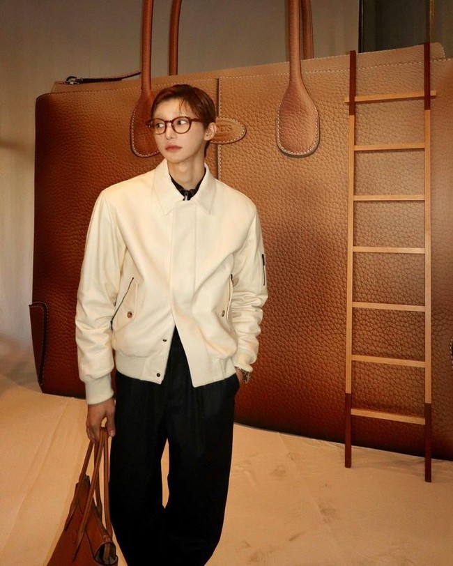 Yoo Ahn kemudian memulai debut sebagai model di Seoul Fashion Week Fall/Winter 2014 untuk desainer Han Sang Hyeok. Foto: Instagram Lee Yoo Ahn