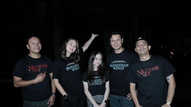 Luna Maya dan pemain film Panggonan Wingit.